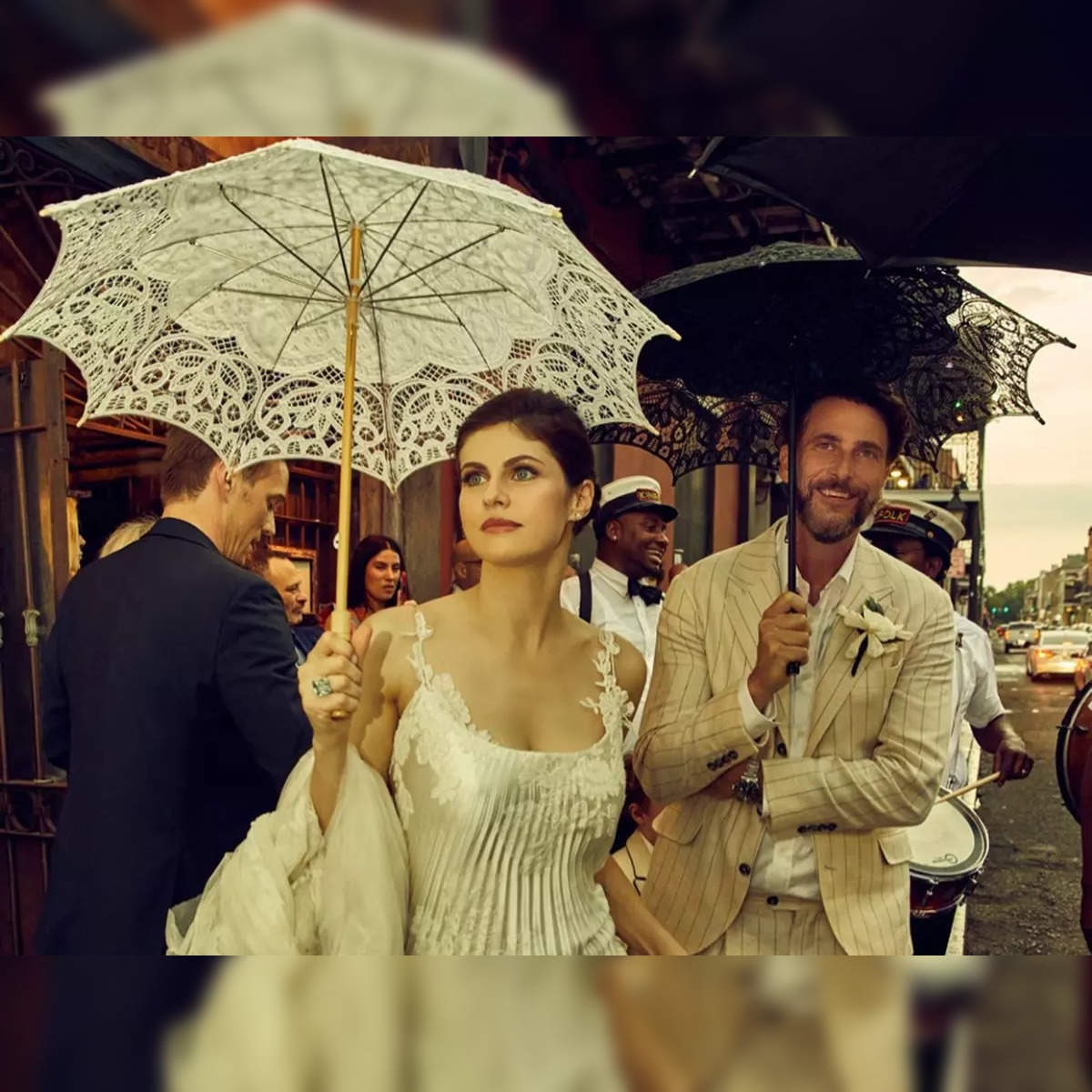 alexandra daddario: 'Baywatch' actress Alexandra Daddario ties the knot  with producer Andrew Form; see PeeCee's special wish for her co-star - The  Economic Times
