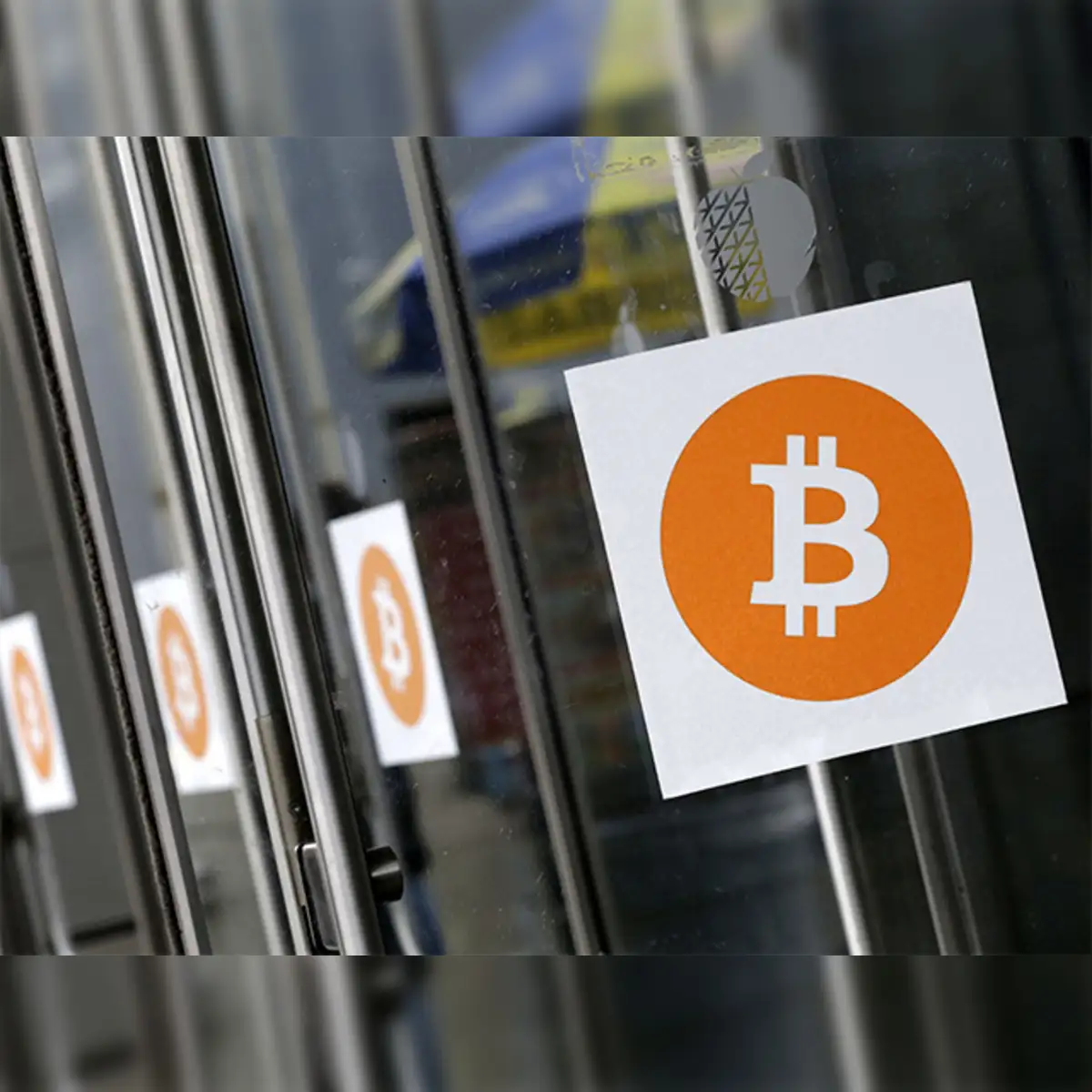 Bitcoin: Huge price gap between bitcoin futures and bitcoin is shrinking -  The Economic Times