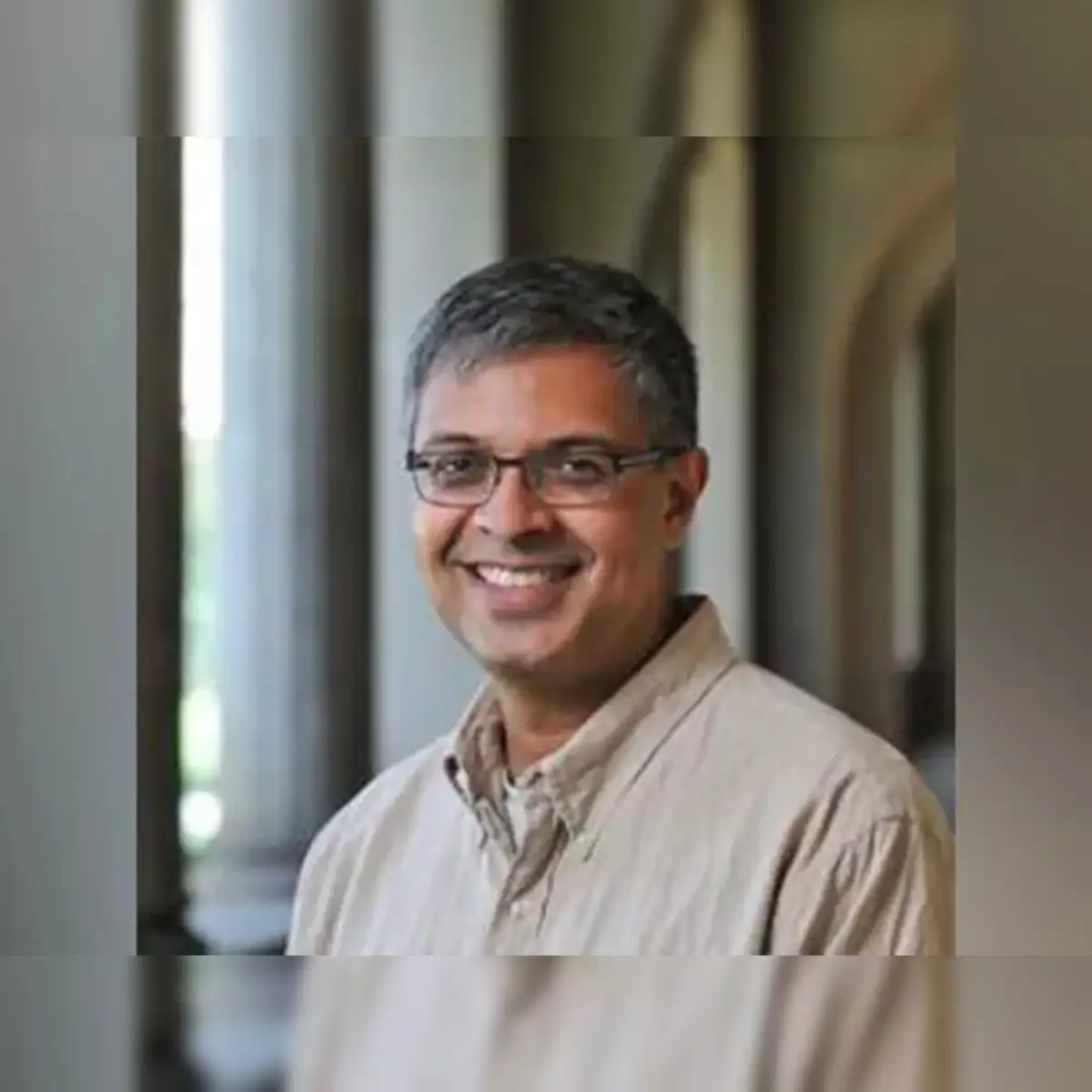 Trump Nominates Controversial Economist Jay Bhattacharya as NIH Director, Raising Concerns Over Pseudoscience - News Directory 3