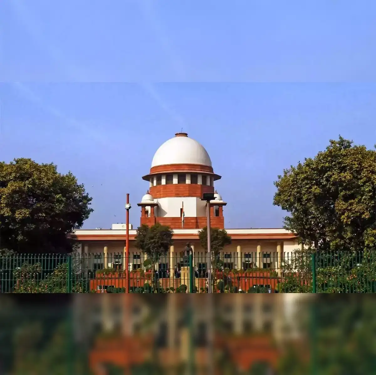 Supreme Court overturns insurance denial for doctors who died in Covid -  The Economic Times