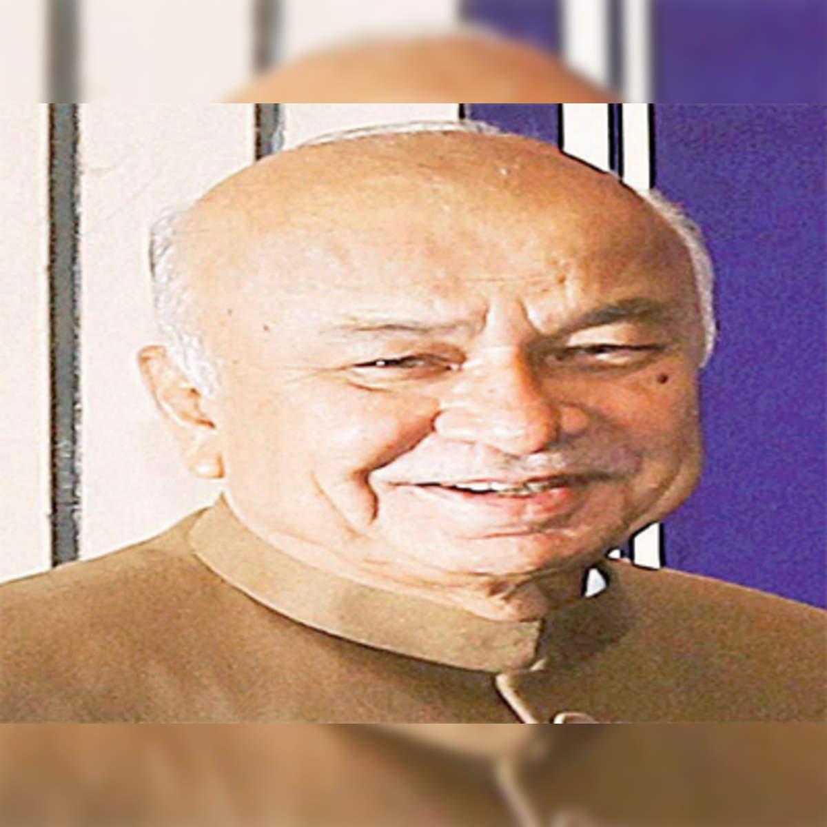 Sharad Pawar shown as Sushilkumar Shinde's mentor in movie based