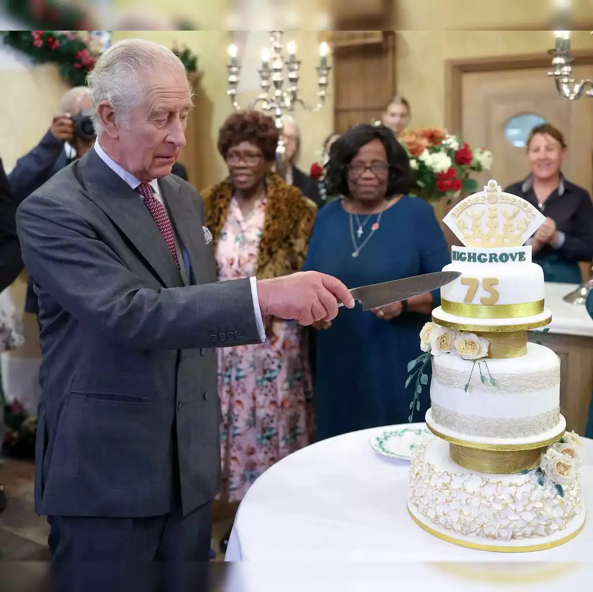 king charles birthday: King Charles Birthday: 'Happy Birthday' songs were  played for King at his 75th birthday party - The Economic Times