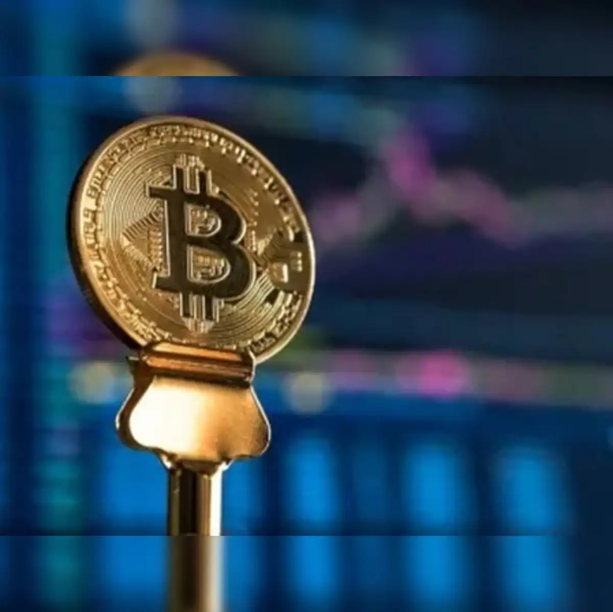 Bitcoin climbs to $90,000, Ethereum reclaims $3,000 as crypto market  rallies - The Economic Times