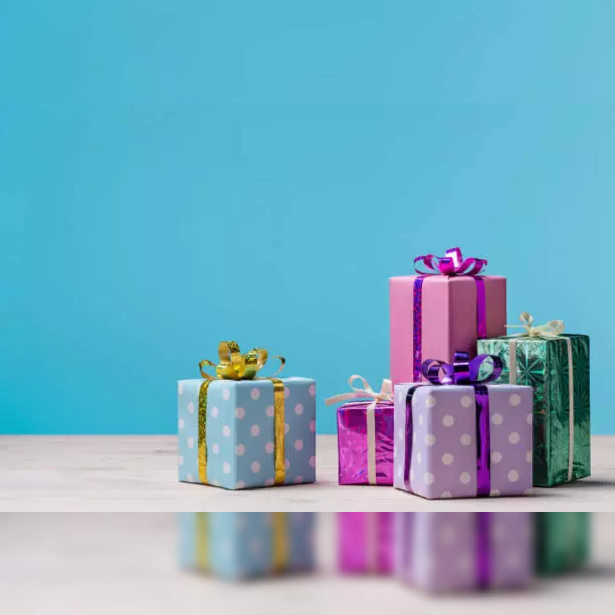30+ Corporate Gift Ideas on a budget [Trending in 2023]