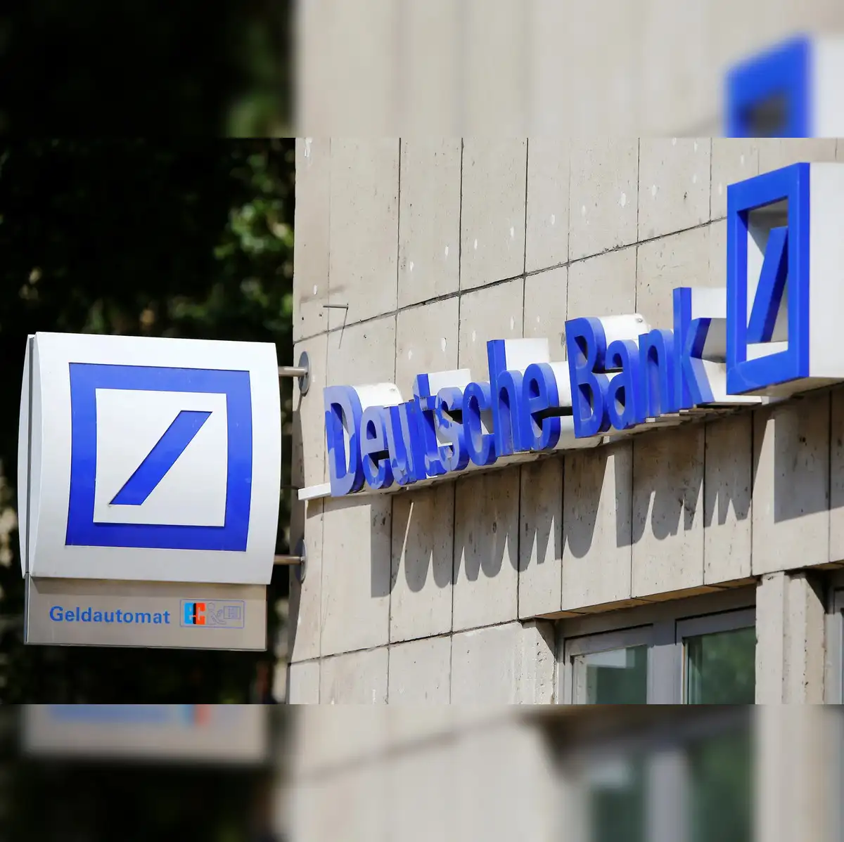 why stocks and bonds are diverging: Deutsche Bank alert: Stocks soar,  credit slips — a perfect storm for market chaos? - The Economic Times