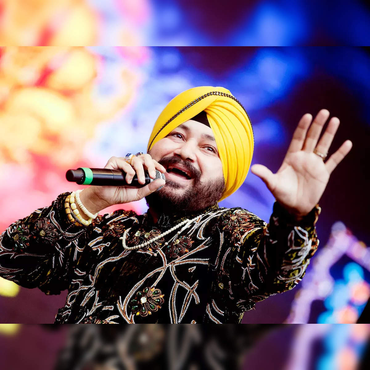 Daler Mehndi-Prince Harry Fake Tweet Fuss: 6 Smash Hits By Mehndi To Jive  To | HerZindagi