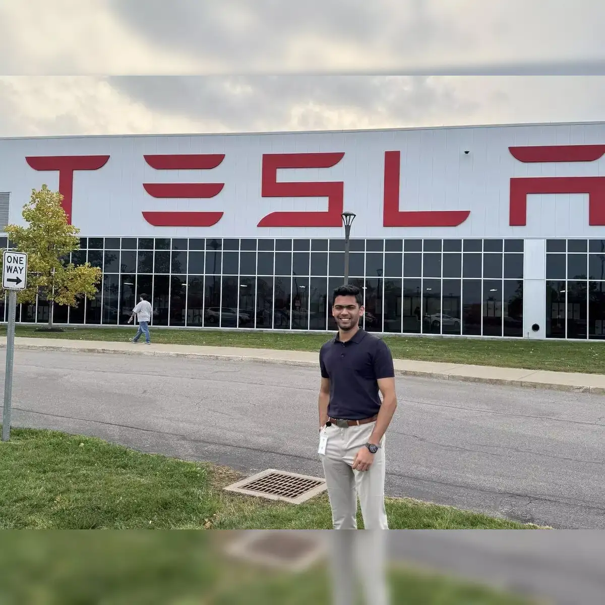 How an Indian-origin techie got Tesla job after 5 months of cold emailing,  300 applications and 10 interviews - The Economic Times