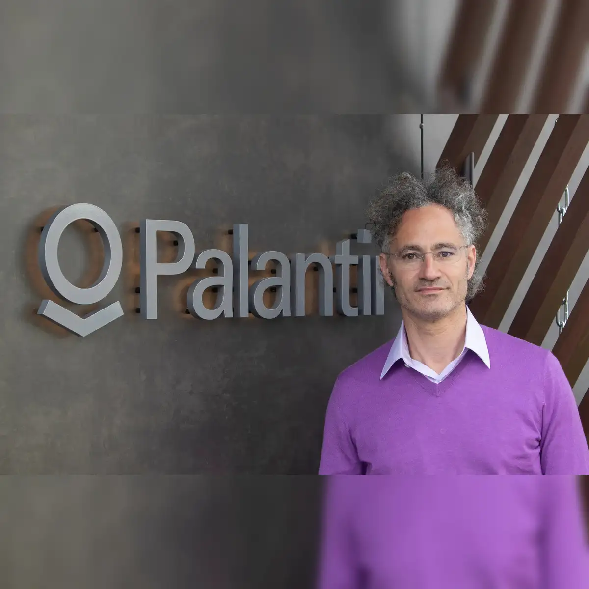 PLTR stocks: Palantir share price: PLTR stocks at Nasdaq fall big, company  announces HD Hyundai deal - The Economic Times