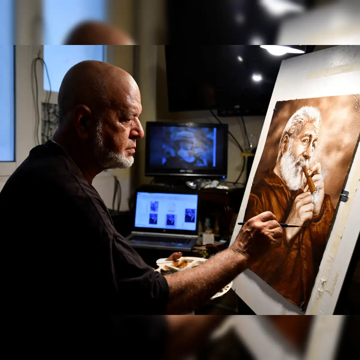 tobacco artist tobacco leaves: Cuban artist transforms tobacco leaves into unique artworks