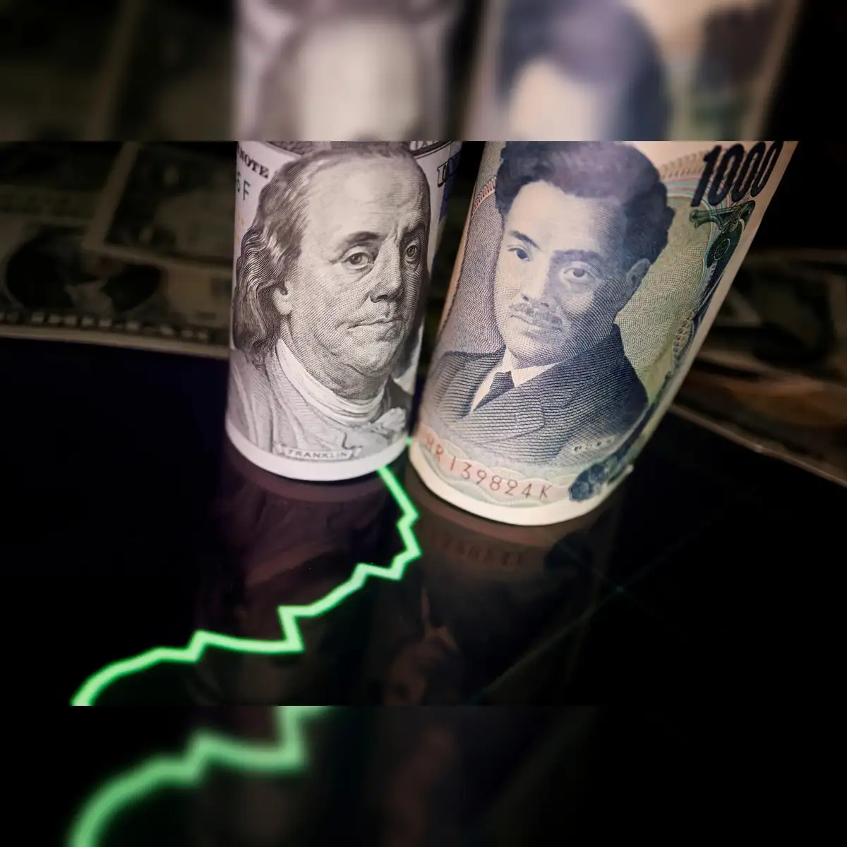 Dollar crumbles after Trump remarks; euro, yen, sterling surge - The  Economic Times