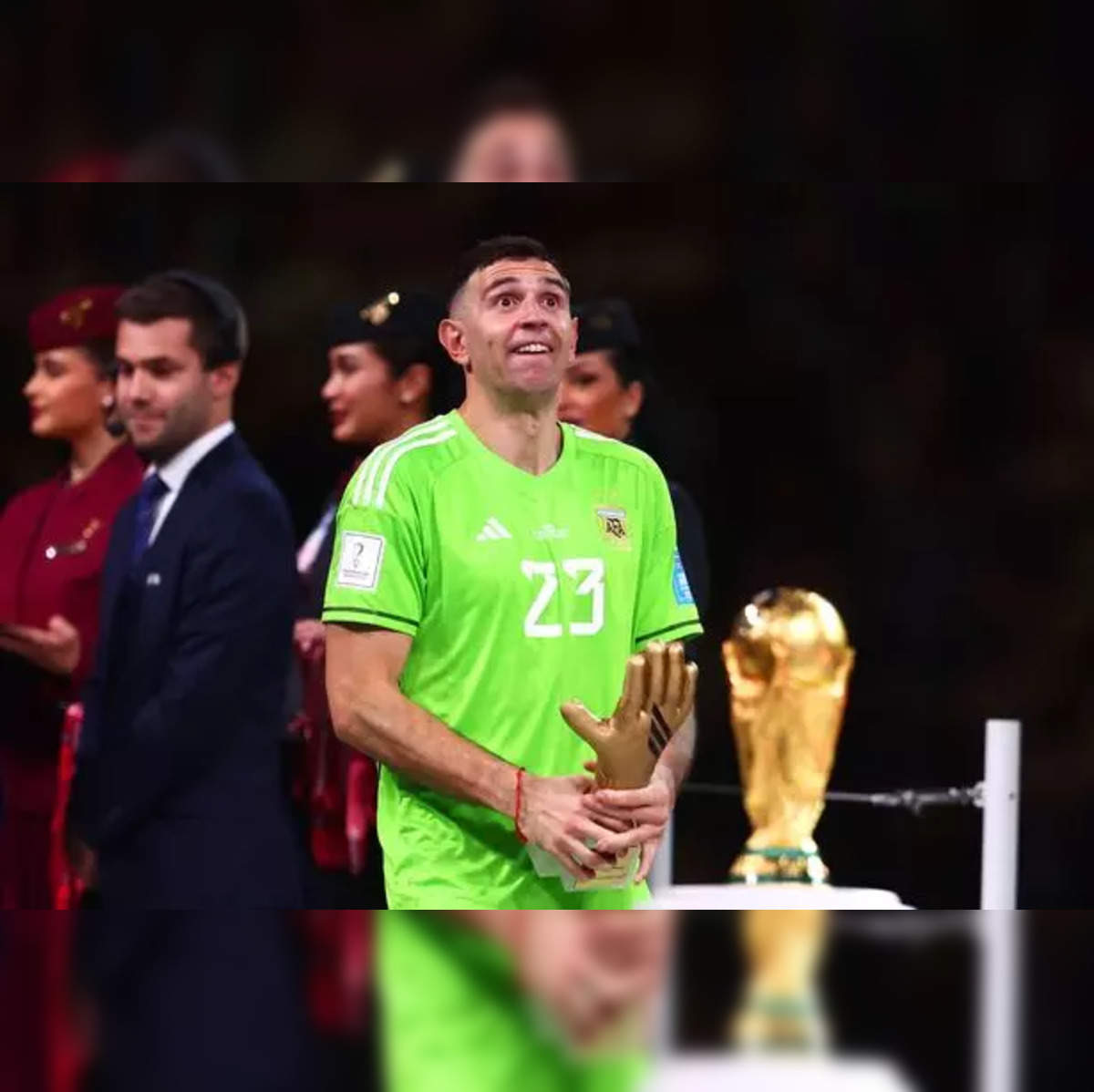 Argentina's Martínez explains Golden Glove gesture: why did he do it? - AS  USA