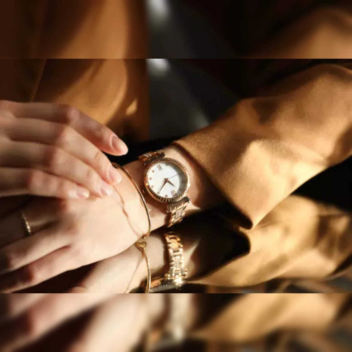 Amazon.com: OLEVS Watch Women Two Tone Casual Wrist Watch for Women Elegant  Blue Ladies Water Resistant Watch Diamond Roman Numerals Analog Womens  Watches Day Date Quartz Dress Women's Watches, Reloj para Mujer :