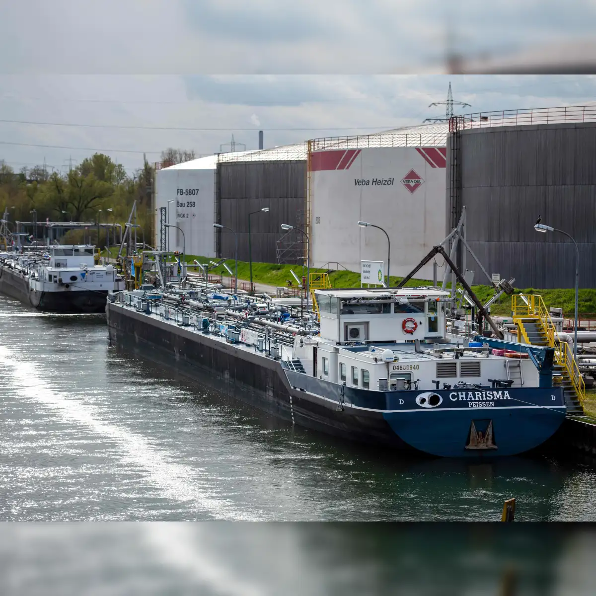 nayara: Major traders, banks cut business ties with Russia-backed Indian refiner Nayara Energy: Sources - The Economic Times nayara: Major traders, banks cut business ties with Russia-backed Indian refiner Nayara Energy: Sources - The Economic Times