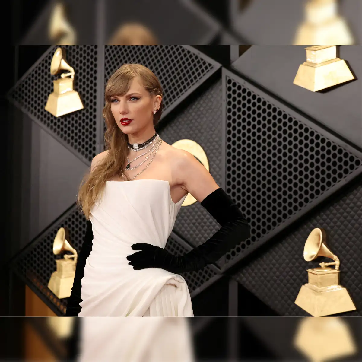 Image Javon Hargrave image beautiful image beautiful image beautiful image beautiful - Taylor Swift net worth: Singer makes history as Forbes declares ...