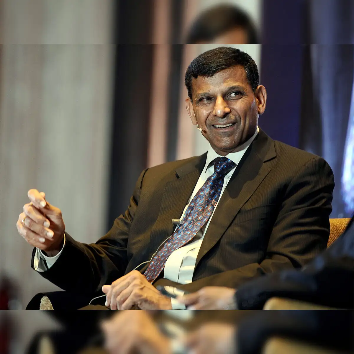 raghuram rajan: When Raghuram Rajan proved giant Alan Greenspan wrong - The  Economic Times