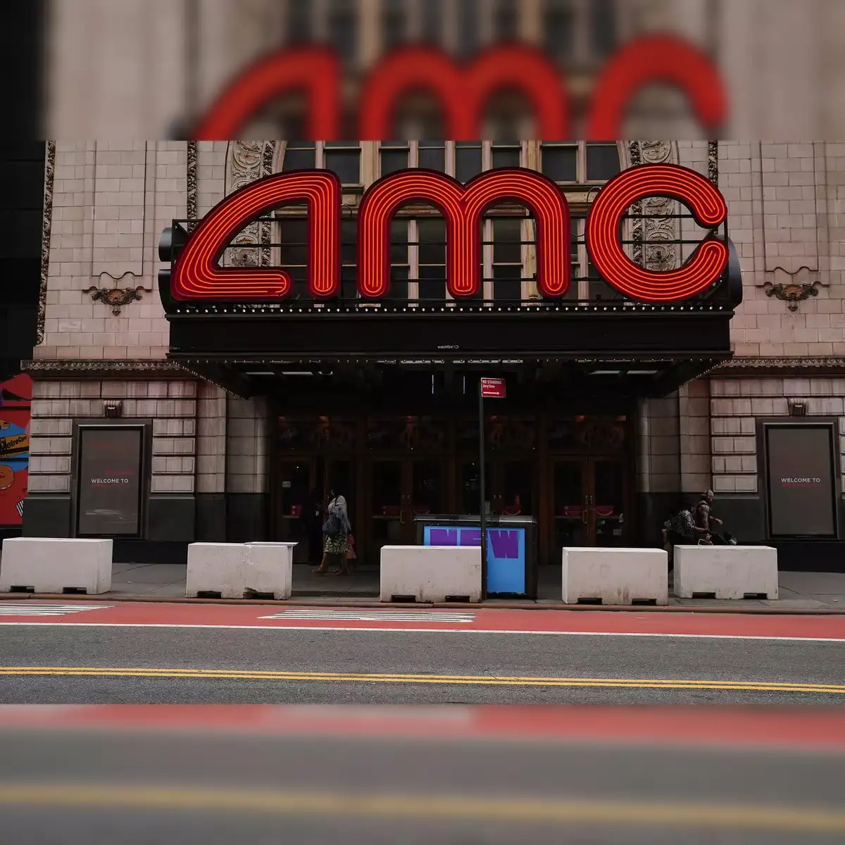 bitcoin: Theater chain AMC to accept other cryptocurrencies along with  bitcoin - The Economic Times