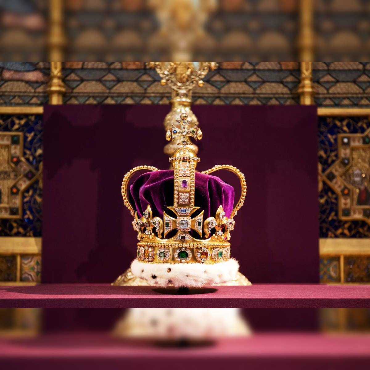 tower of london: Kohinoor display gets 'transparent' makeover at Tower of  London - The Economic Times