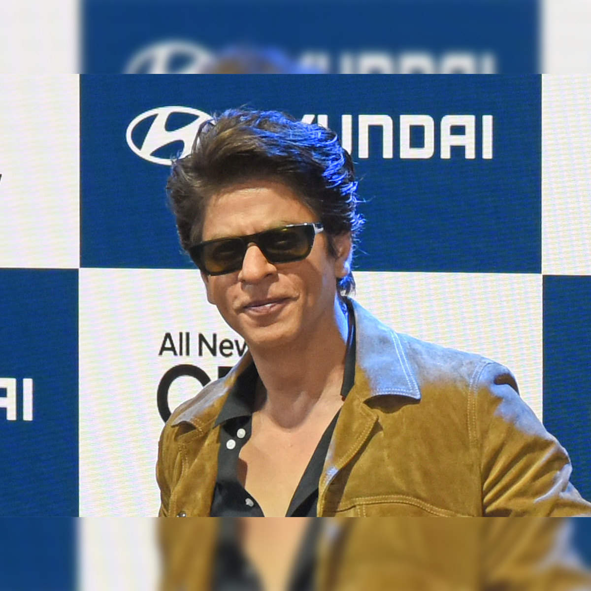 HD wallpaper: Shah Rukh Khan Chennai Express 2013, sunglasses, fashion,  focus on foreground | Wallpaper Flare