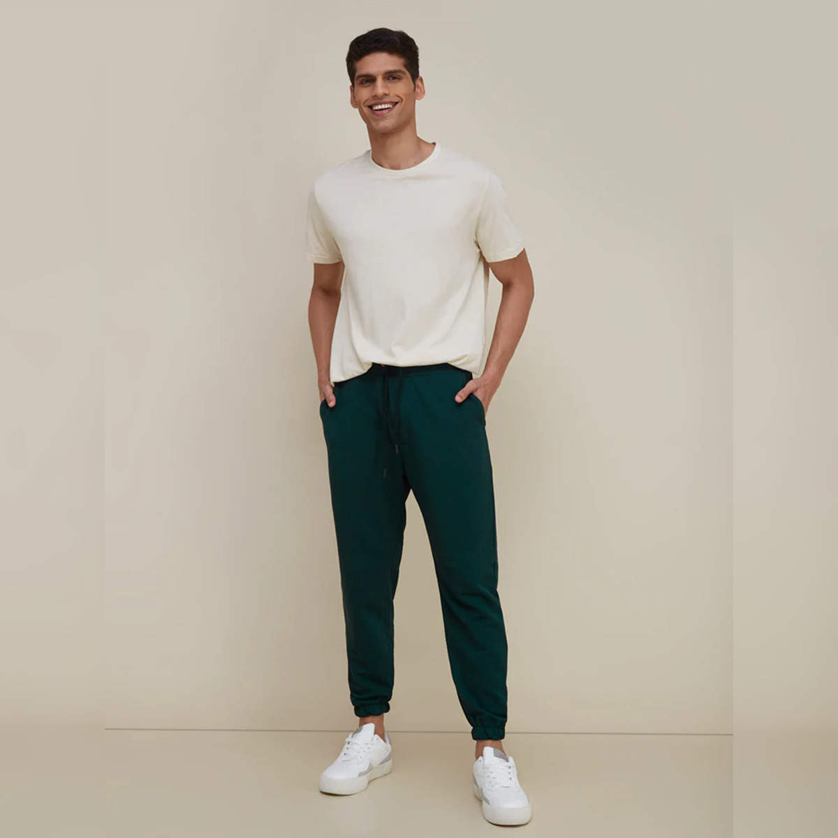 Shop for Textured 4 Way Stretch Pants with Reflective Detail for men Online  in India | Cultsport