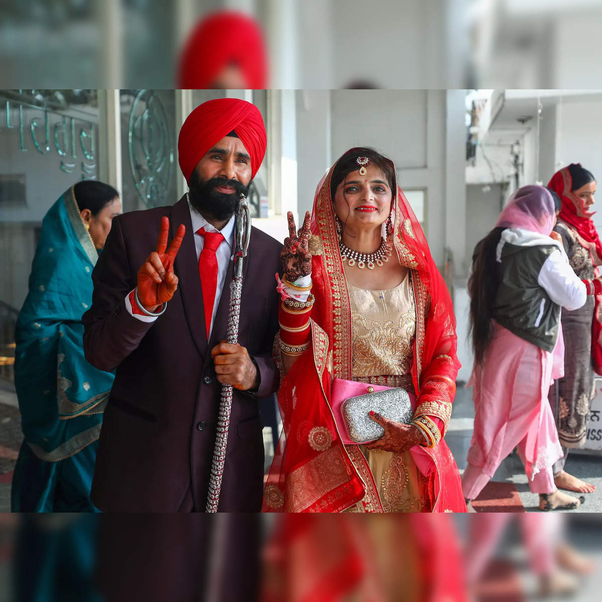 Newly married Punjabi woman.  Dress indian style, Women, Indian fashion