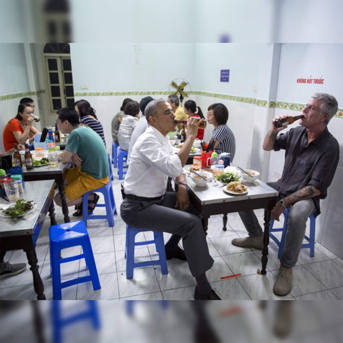 Barack Obama pays emotional tribute to Anthony Bourdain shares a