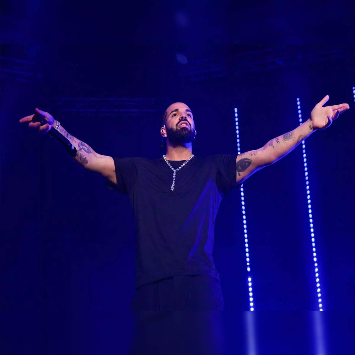 Drake Related (@drakerelated) • Instagram photos and videos