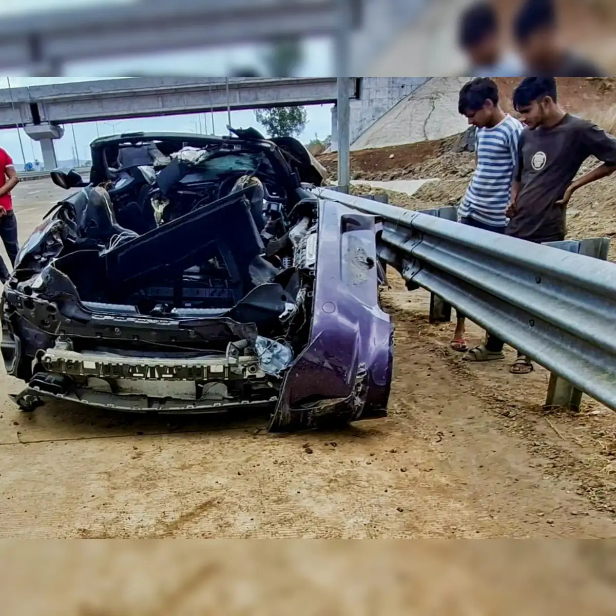 Birthday ਪਾਰਟੀ ਤੋਂ ਬਾਅਦ ਵਾਪਰਿਆ ਭਿਆਨਕ ਹਾਦਸਾ Two dead after speeding BMW crashes into divider on Baroda-Panvel Highway - The Economic Times