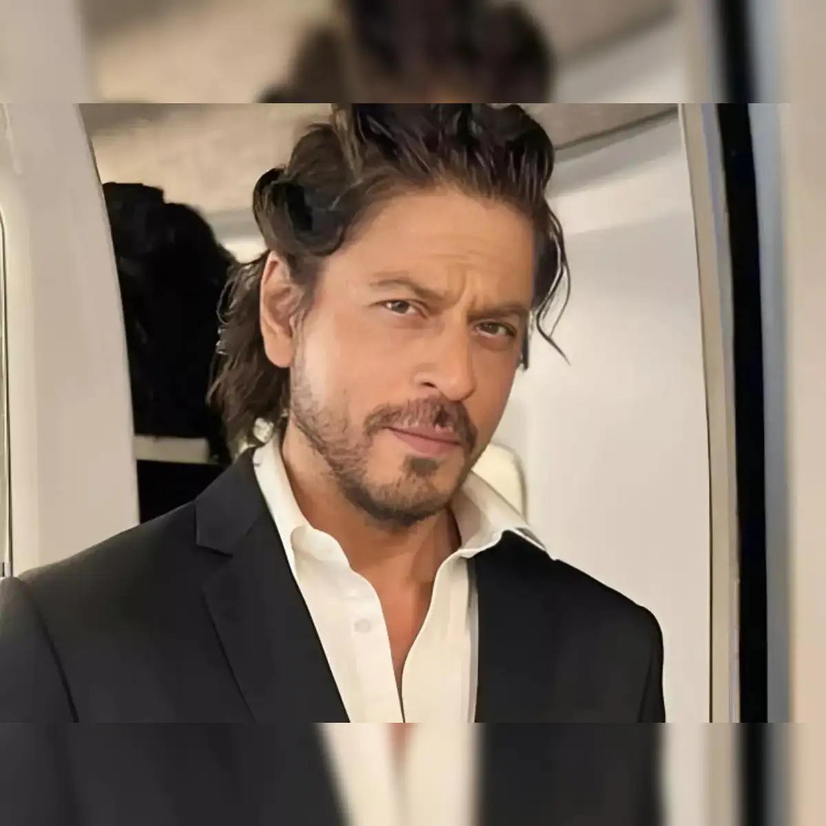 Shah Rukh Khan has thousands of crores wealth but his real happiness comes  from something so simple, says director - The Economic Times