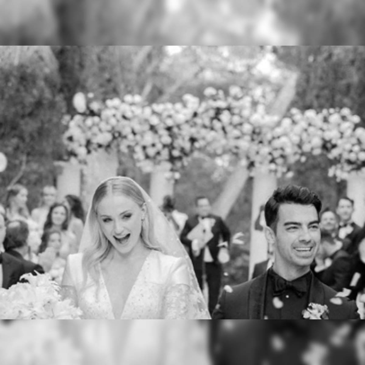 Sophie Turner's wedding dress is a stunning Louis Vuitton lace dream