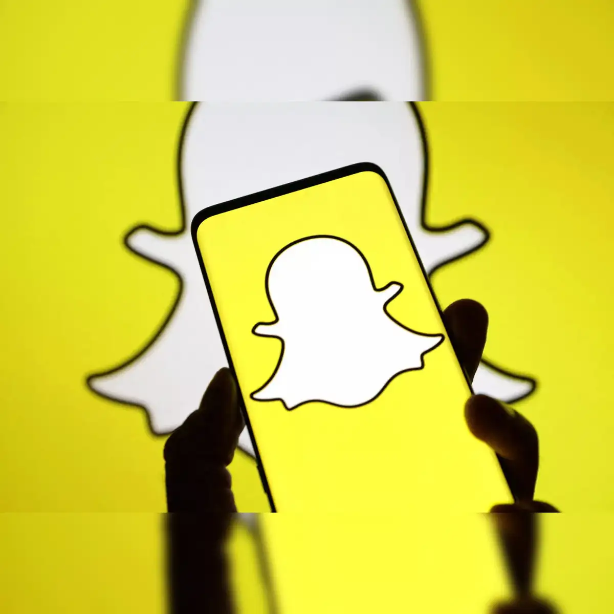 Snapchat: Snap forecasts weak revenue as big rivals threaten growth, shares  slide - The Economic Times