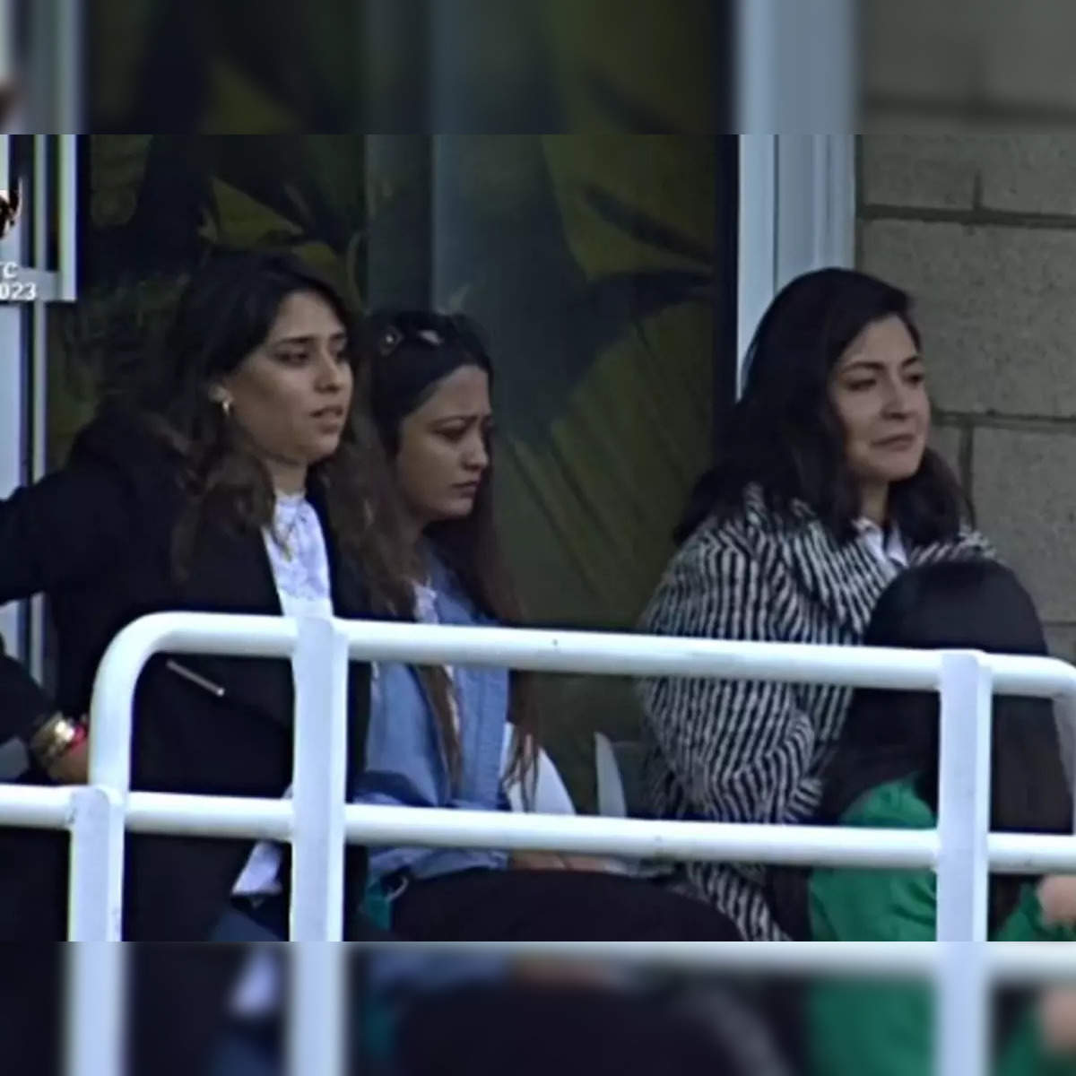 1200px x 1200px - anushka sharma: WTC 2023 Final: Pics of Anushka Sharma & Ritika Sajdeh  enjoying India vs Australia clash together go viral - The Economic Times