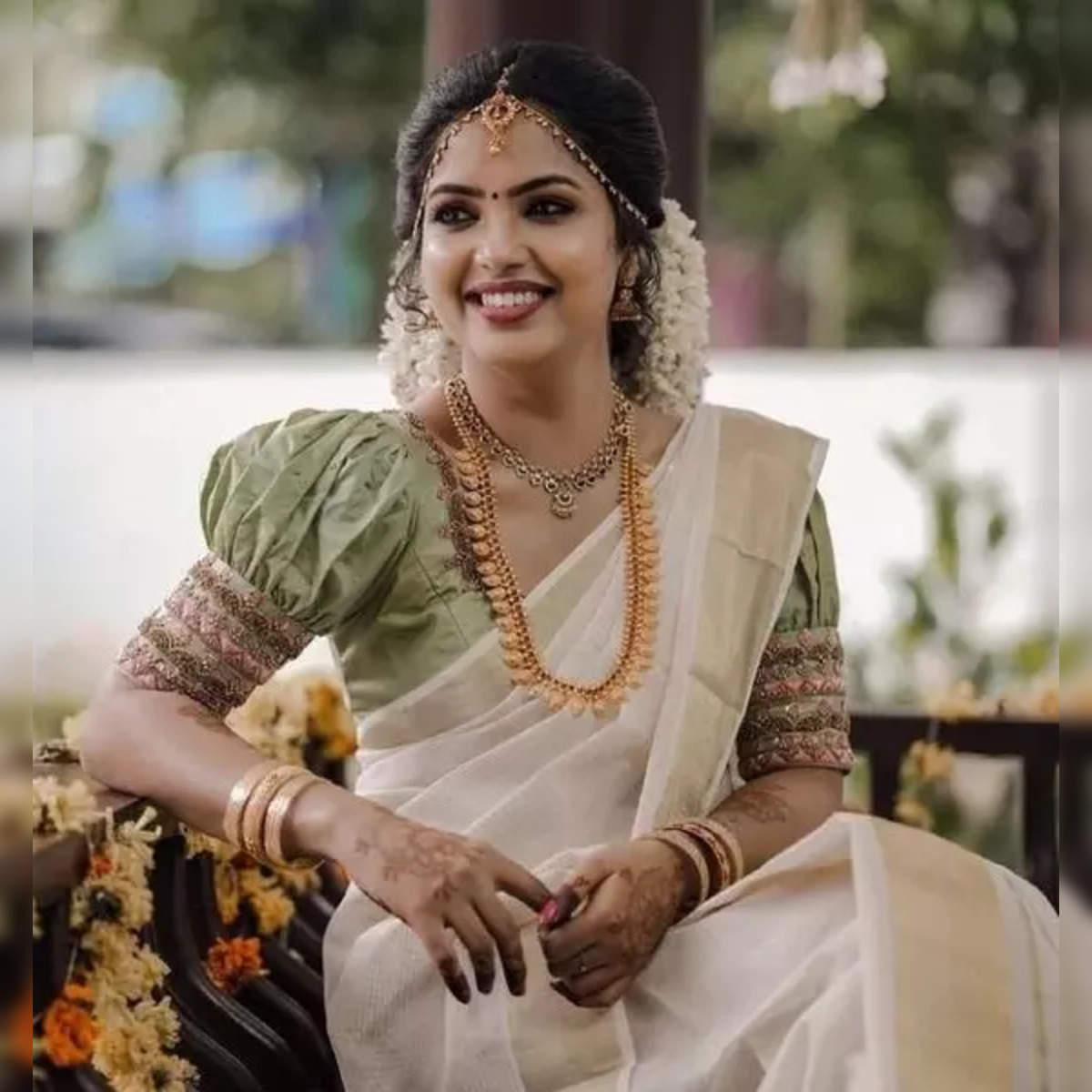 Kerala Saree: 10 Best Kerala Sarees You Must Purchase this Wedding Season -  The Economic Times