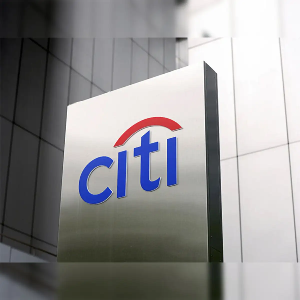Citi Bank launches instant chat service for customers - The Economic Times