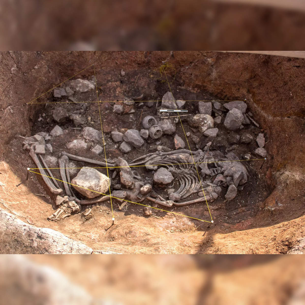 peru Archaeologists unearth 3000 yr old tomb of a priest at Peru