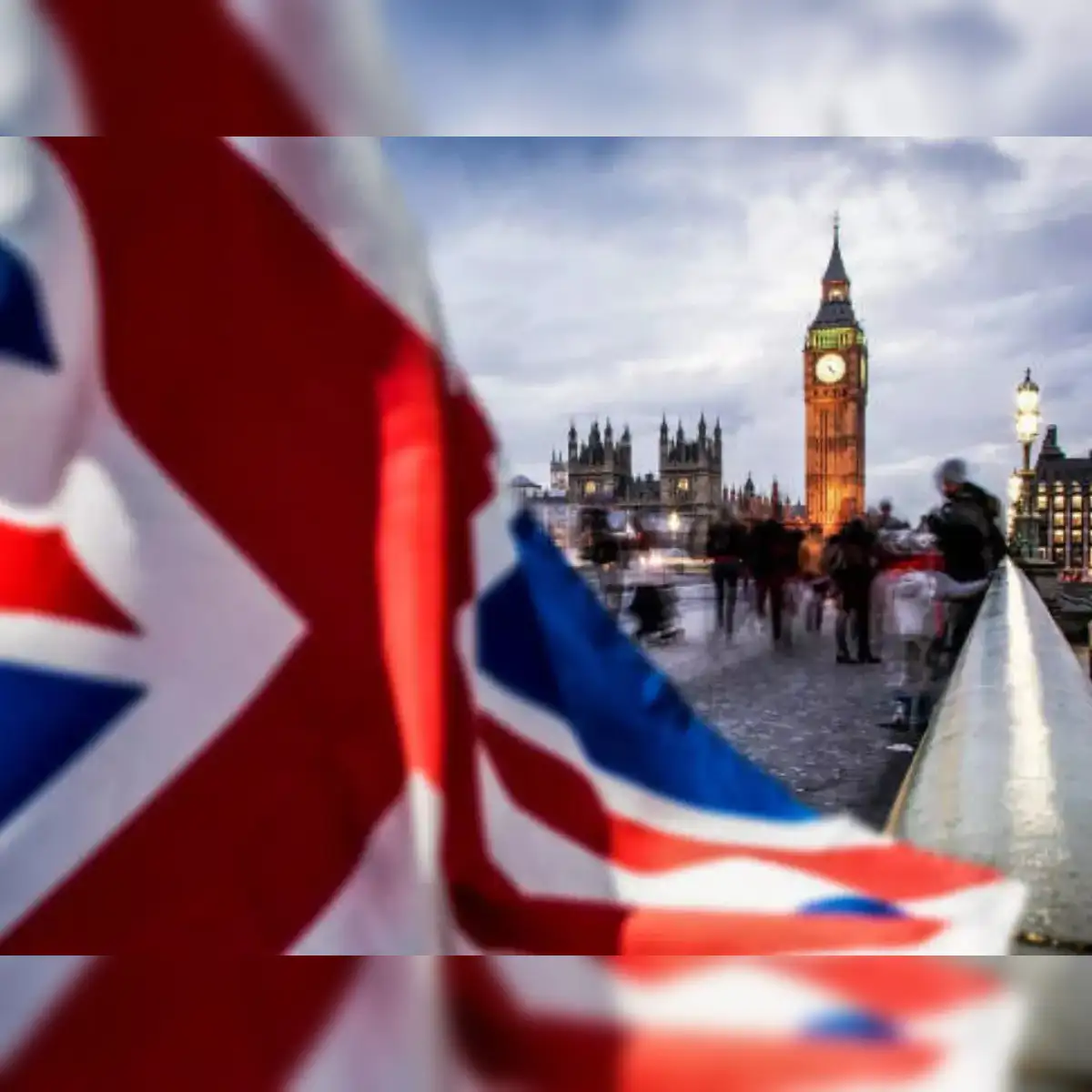 UK drops foreign student targets, shifts focus to overseas education hubs -  The Economic Times