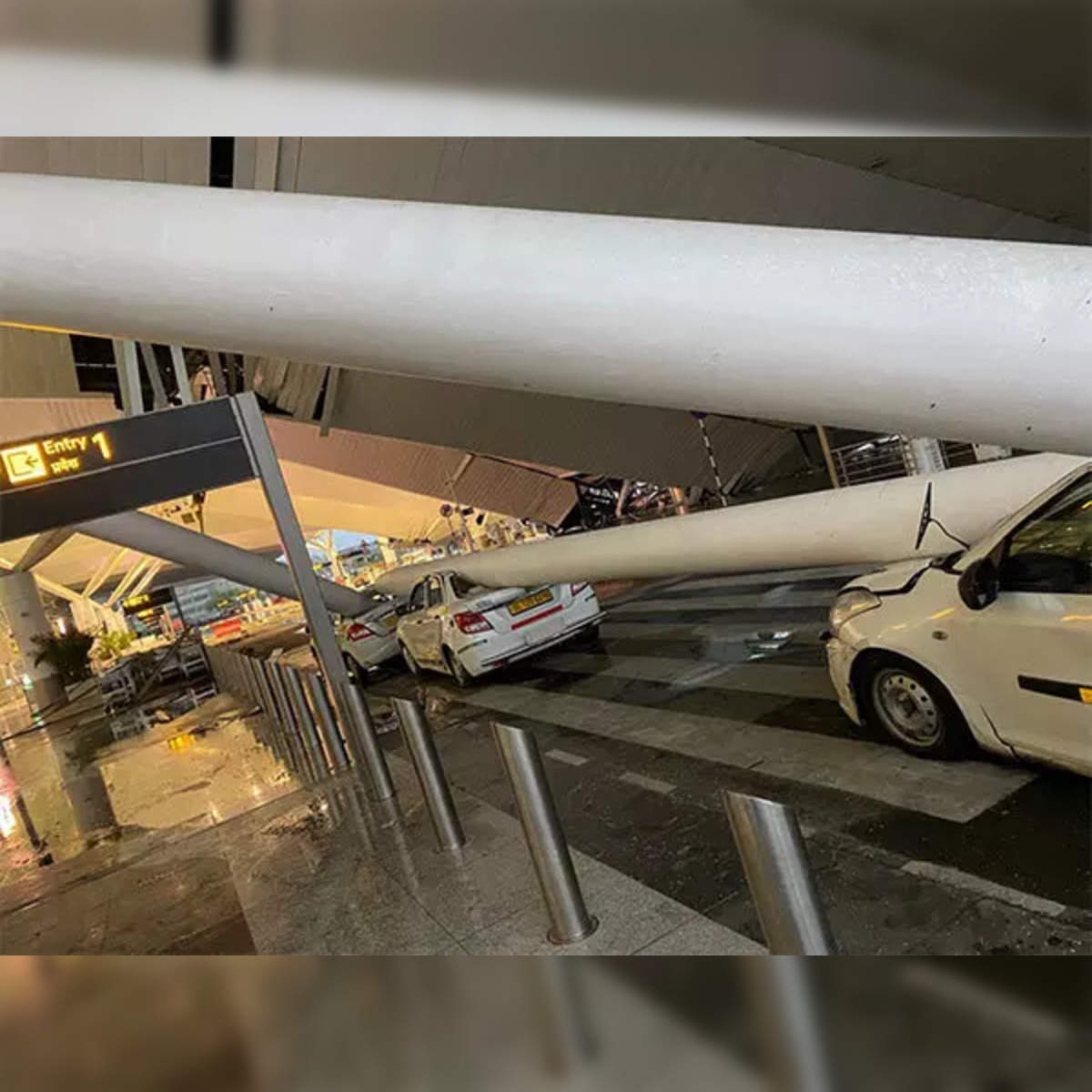 Criminal negligence responsible for shoddy infrastructure: Congress on  Delhi airport roof collapse - The Economic Times
