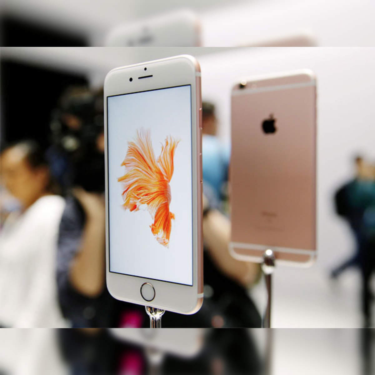 Apple iPhone 6s and 6s Plus review: Blazing fast performance - The