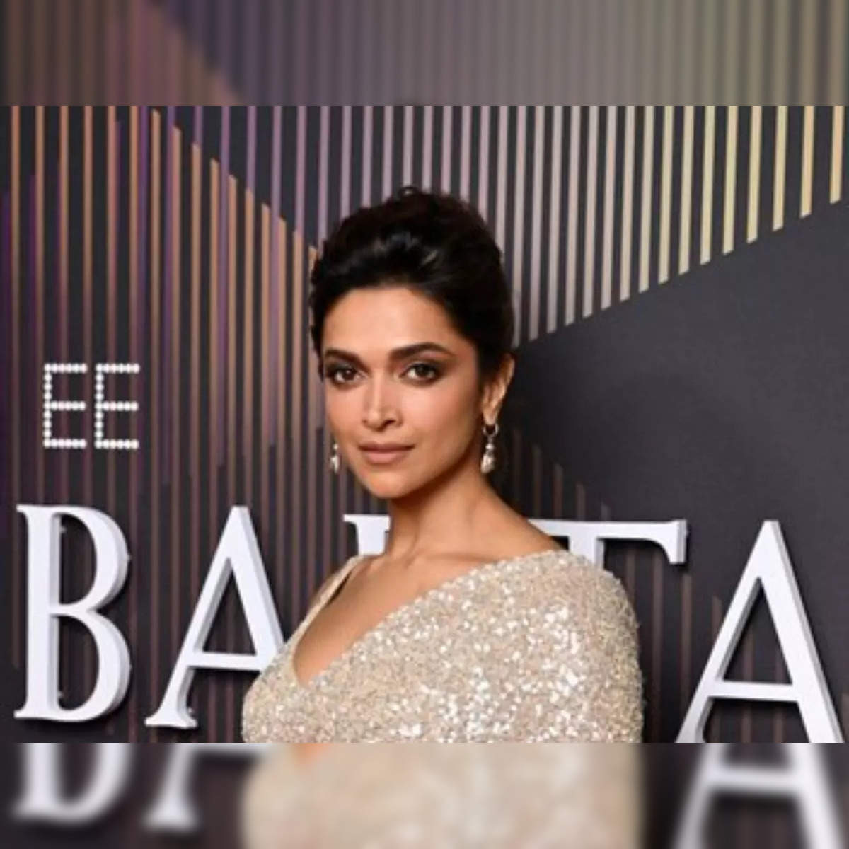From pink liner to wet hair: Beauty trends only Deepika Padukone can pull  off | The Times of India