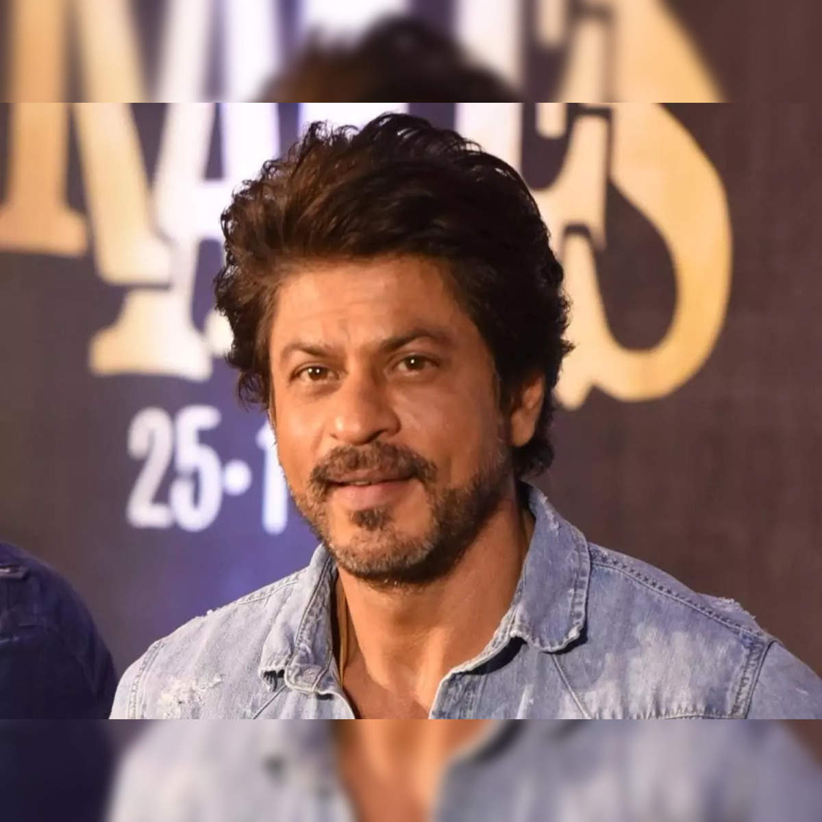 srk team stopped at mumbai airport made to pay rs 6 8l customs duty on luxury watches