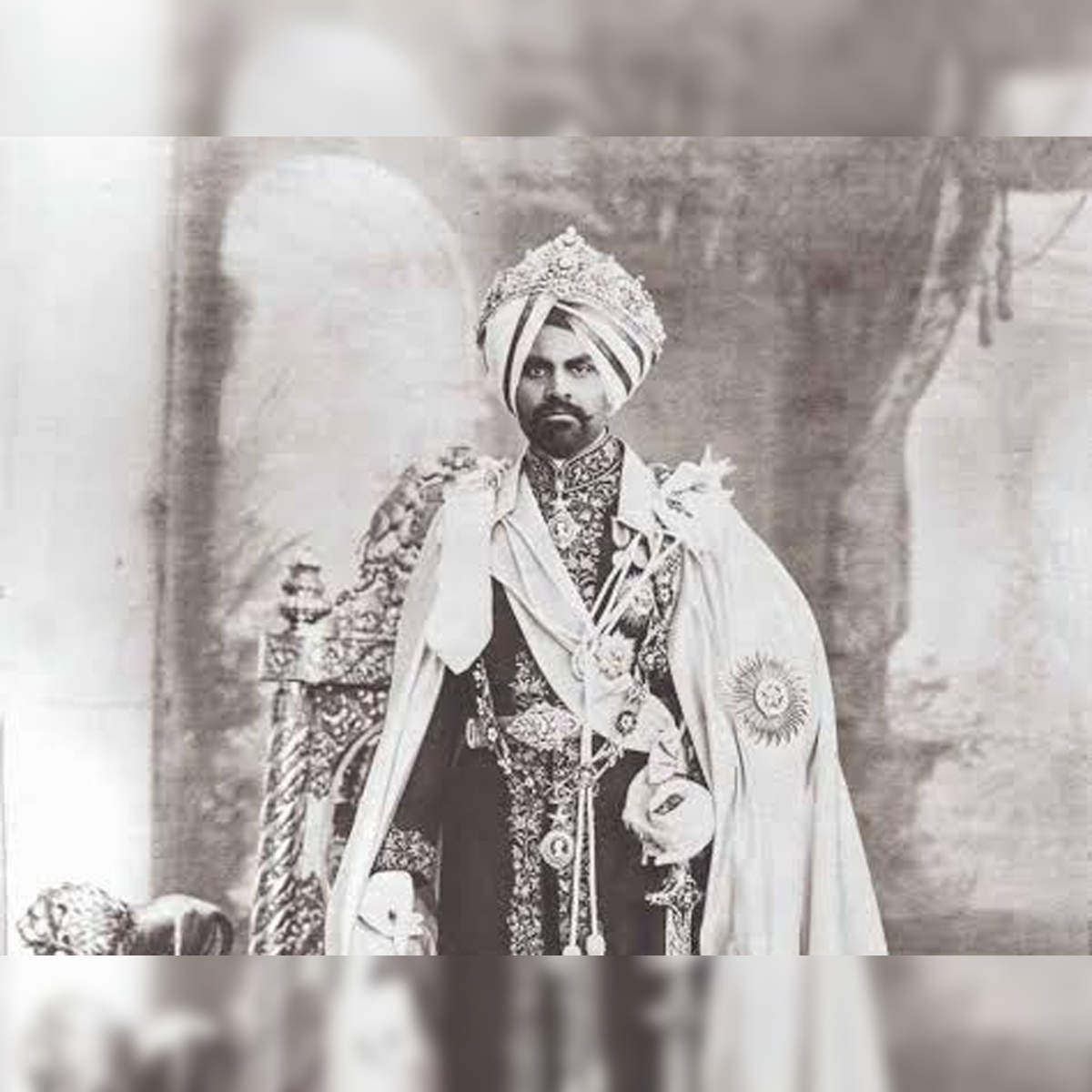 Maharaja Jagatjit Singh s Mellerio peacock Cartier tiara once