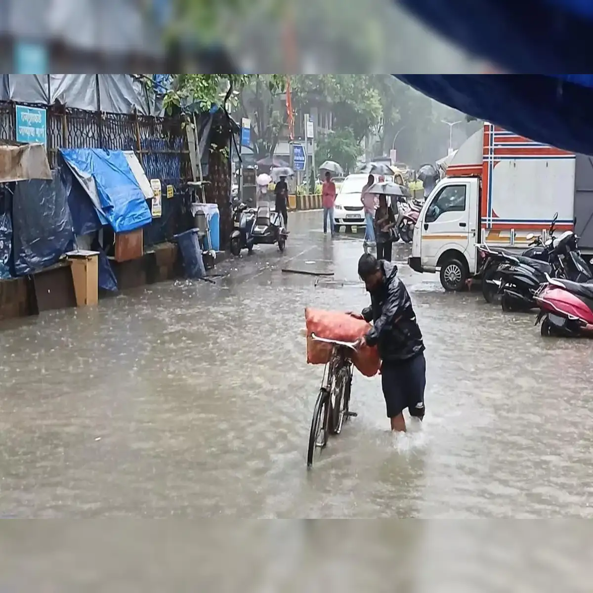 Uttar Pradesh on rain alert: UP likely to see a sudden change in weather as  IMD warns of rainfall, thunderstorms and lightning. See full forecast for  Lucknow, Noida, Aligarh - The Economic
