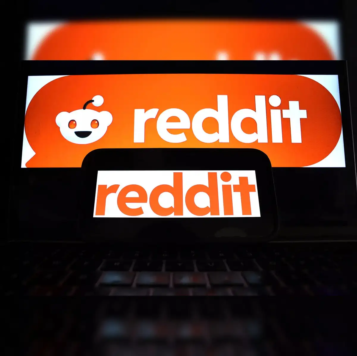 reddit ai content licensing deal: Reddit signs content licensing deal with  AI company ahead of IPO: report - The Economic Times
