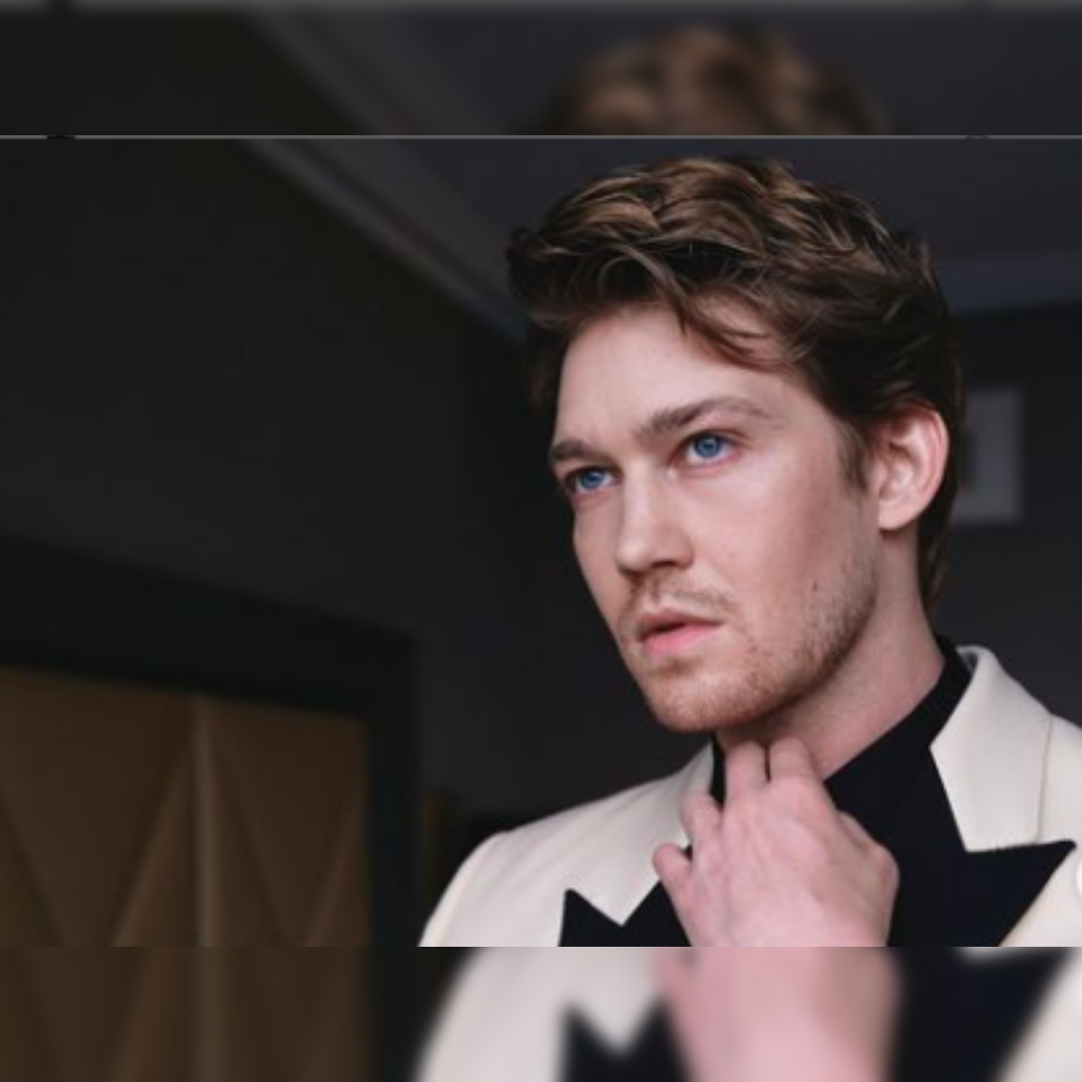 Confirmed: Joe Alwyn Is Very, Very Good in The Favourite