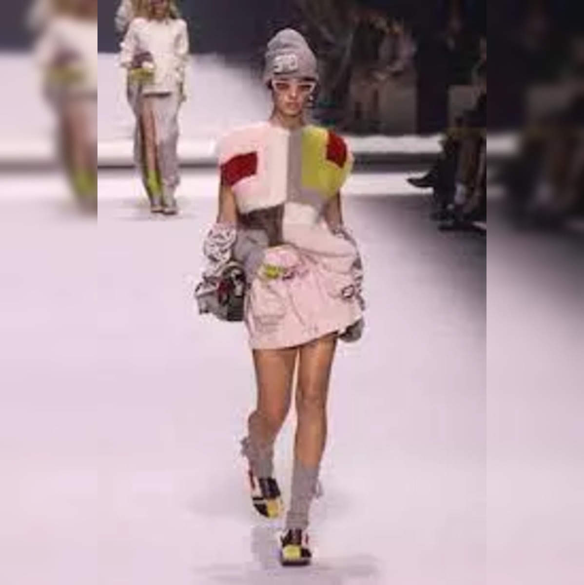 fendi: New York Fashion Week 2022: Fendi's Baguette bag takes center stage  at a special runway show - The Economic Times