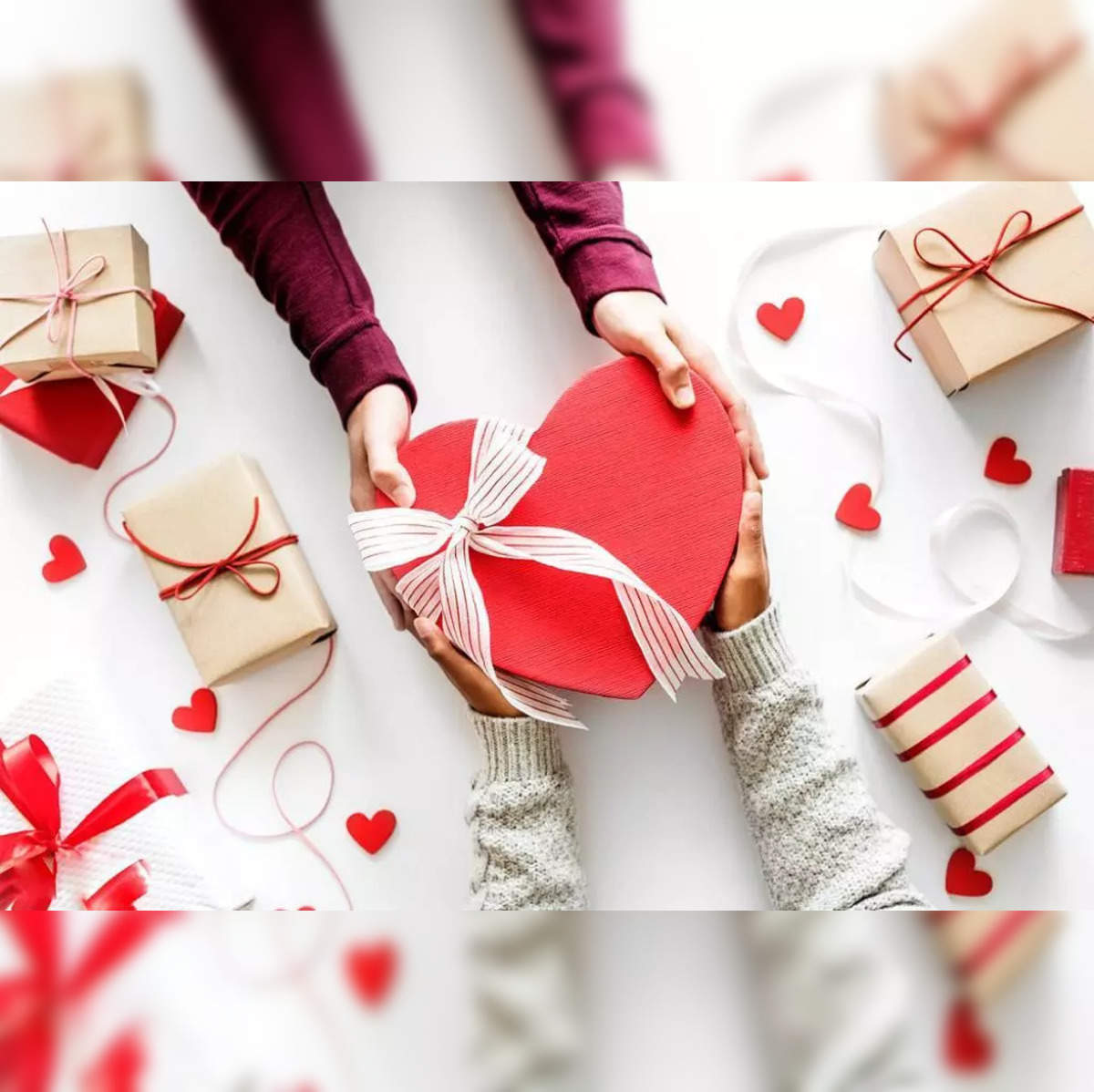 12 customised gifts for valentines day under rs 3000
