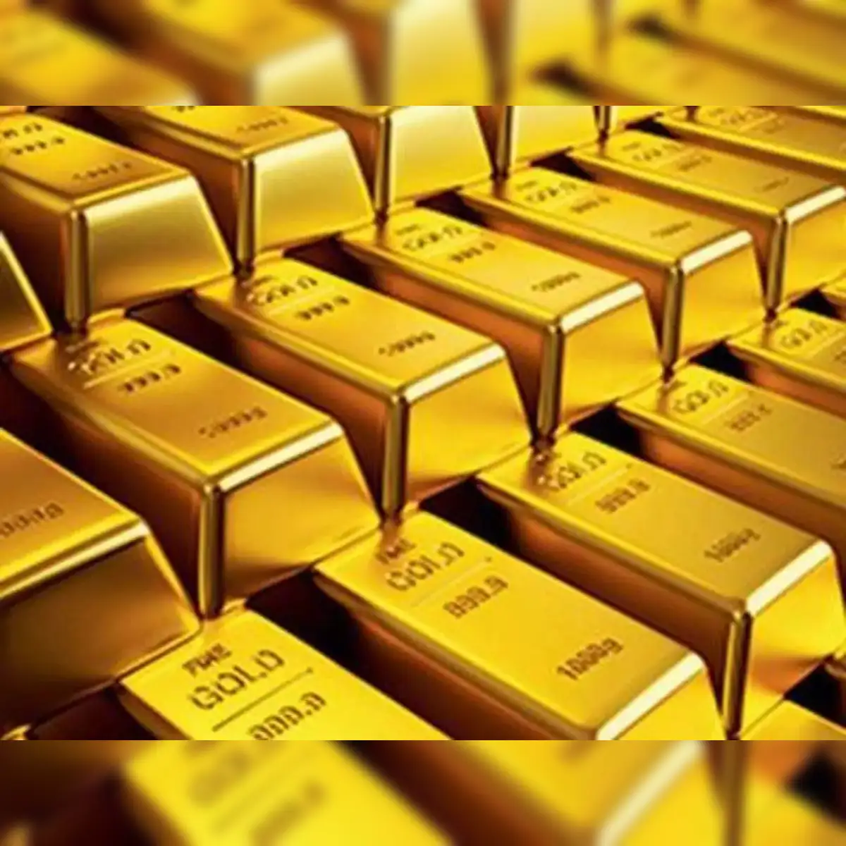 gold-breaks-2700-barrier-for-first-time-on-safe-haven-demand.jpg