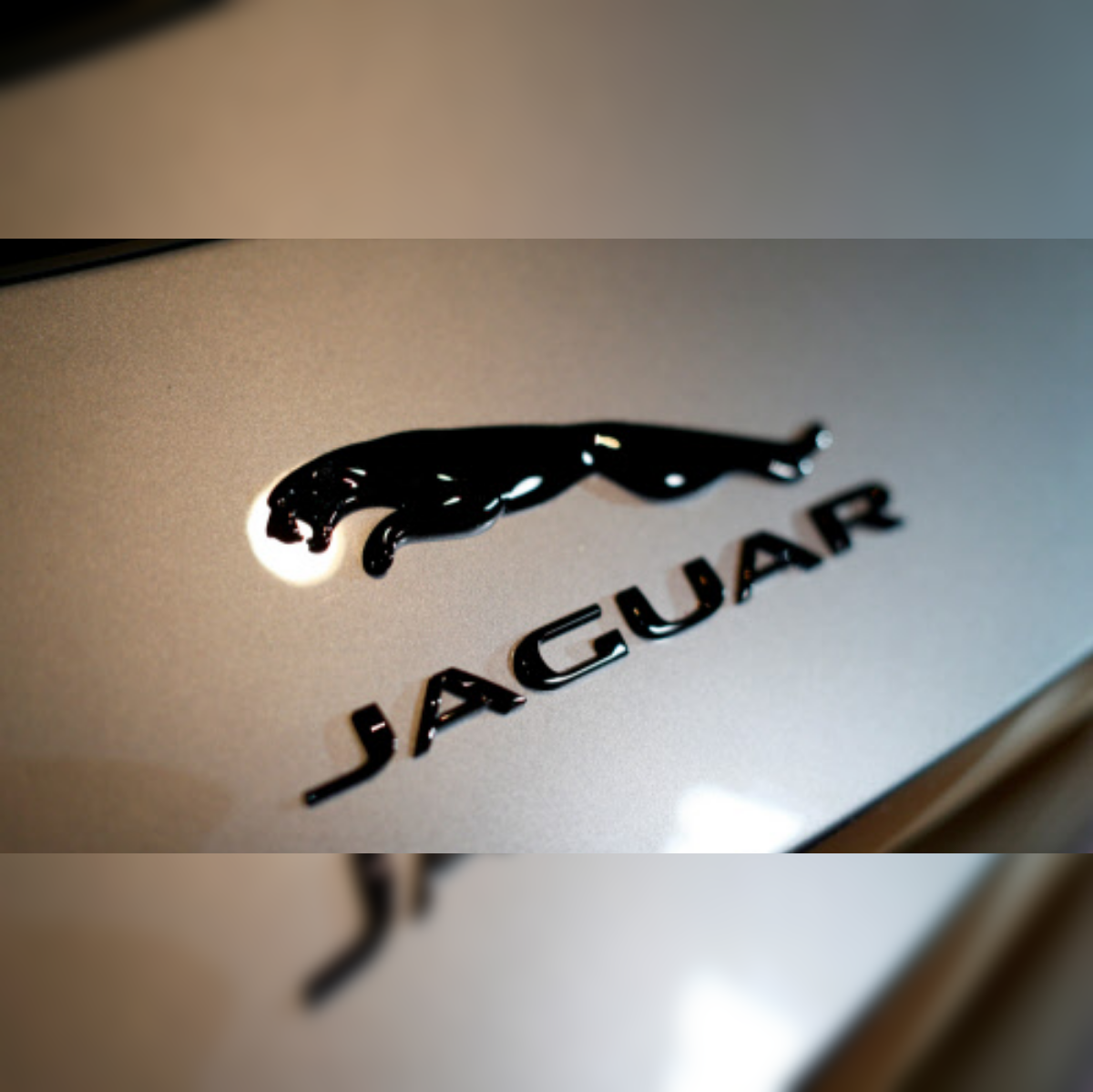 Jaguar car logo hi-res stock photography and images - Alamy
