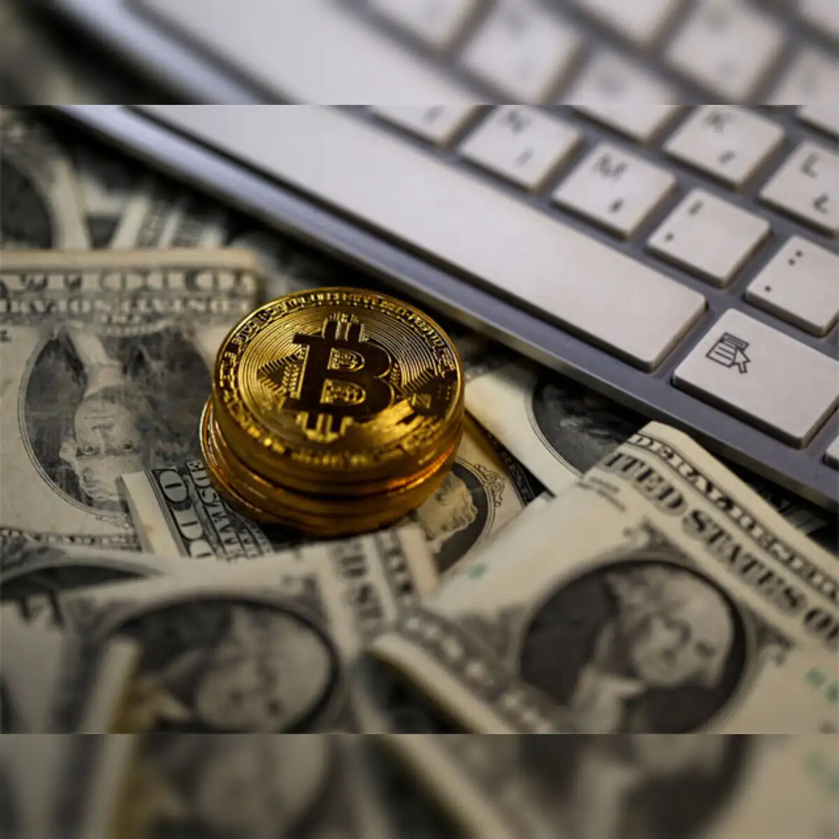 Bitcoin Price: Bitcoin futures start with a bang as 25% rally triggers halts