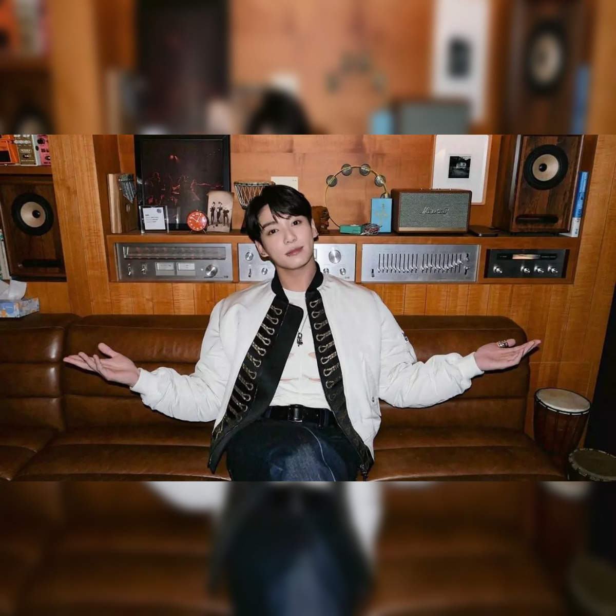  [Set] BTS JUNGKOOK GOLDEN 1st Solo Album 3 Ver Set + Weverse  Album Ver : Home & Kitchen