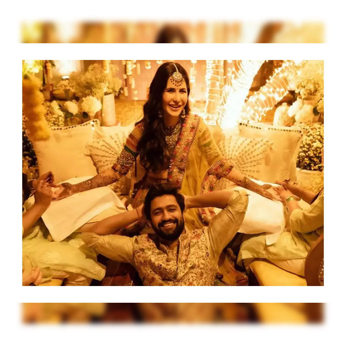 Ranbir Kapoor and Alia Bhatt's straight out of Bollywood mehndi pics just  dropped - Celebrity - Images